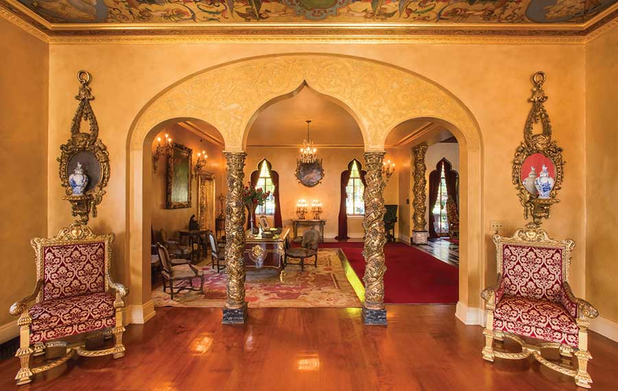 Explore the rich history of Sarasota through its exquisite mansions and museums.